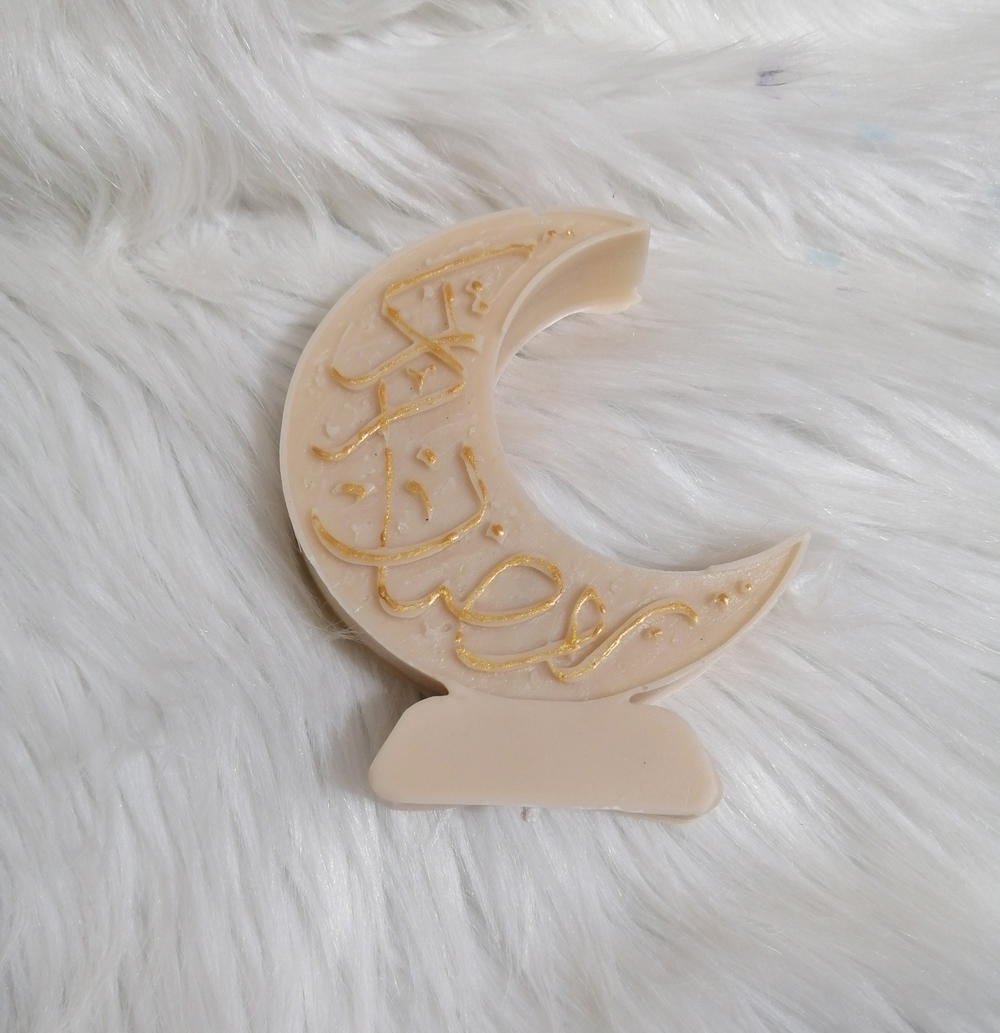 شمعة هلال رمضان بعطر الصندل Preview Image