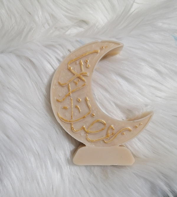 شمعة هلال رمضان بعطر الصندل Image 2 Preview