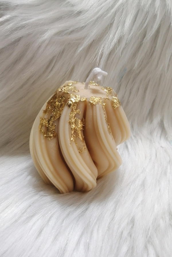 شمعه على شكل حلزونى بعطر العود Image 3 Preview