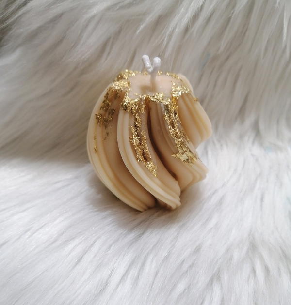 شمعه على شكل حلزونى بعطر العود Image 4 Preview