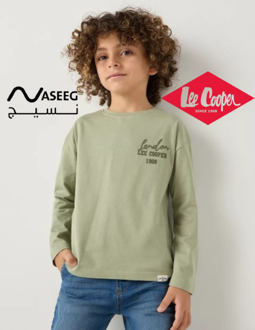 تيشيرت بياقة ضيقة وأكمام طويلة وطبعات جرافيك من لي كوبر (4-5 سنوات) Preview Image