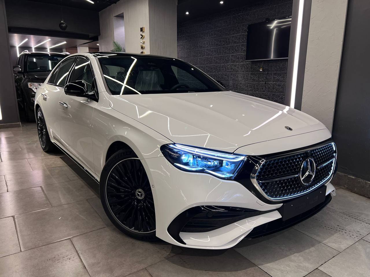 Mercedes Benz E200 AMG Model 2024 Image 2 Preview