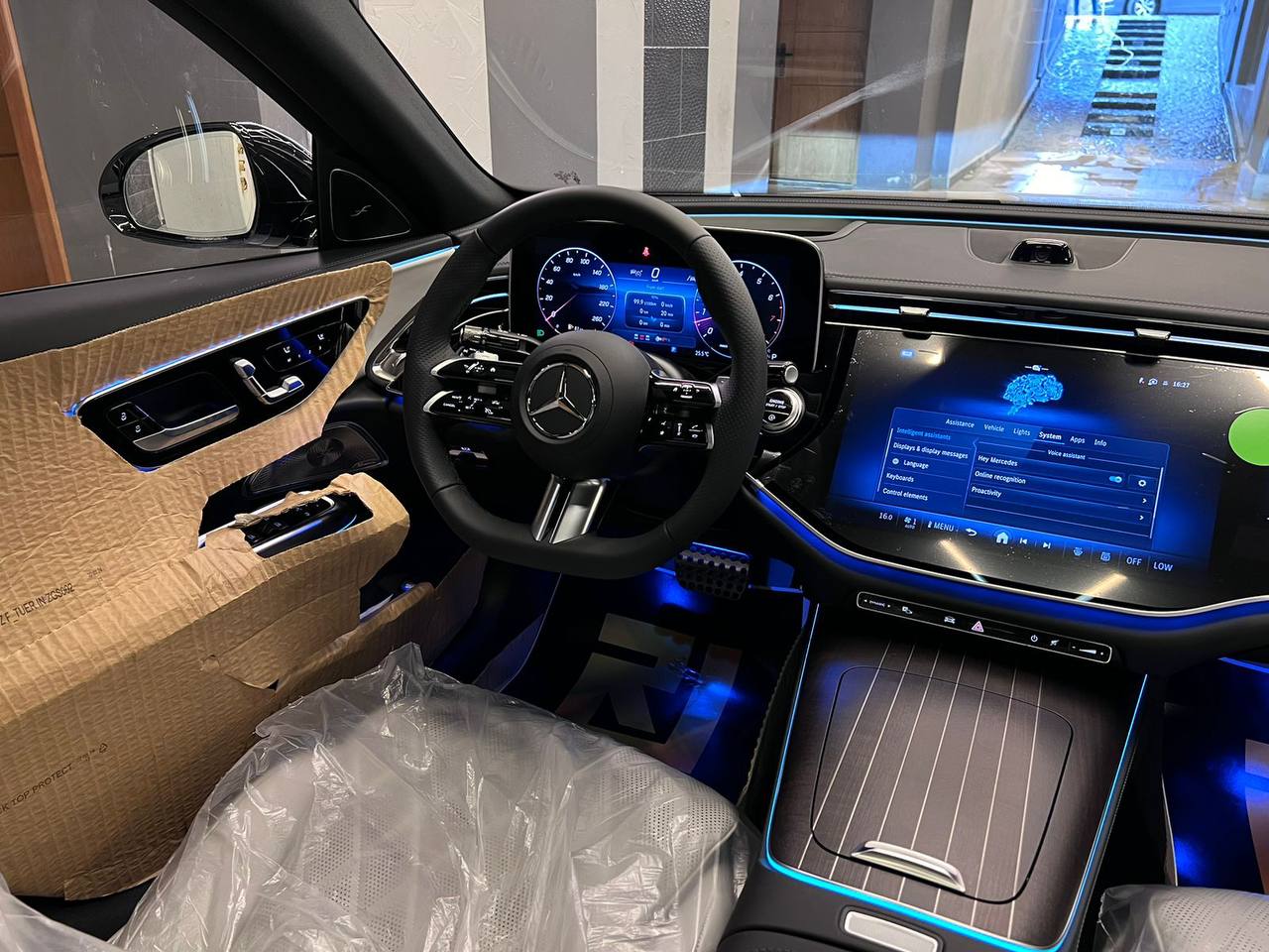 Mercedes Benz E200 AMG Model 2024 Image 4 Preview