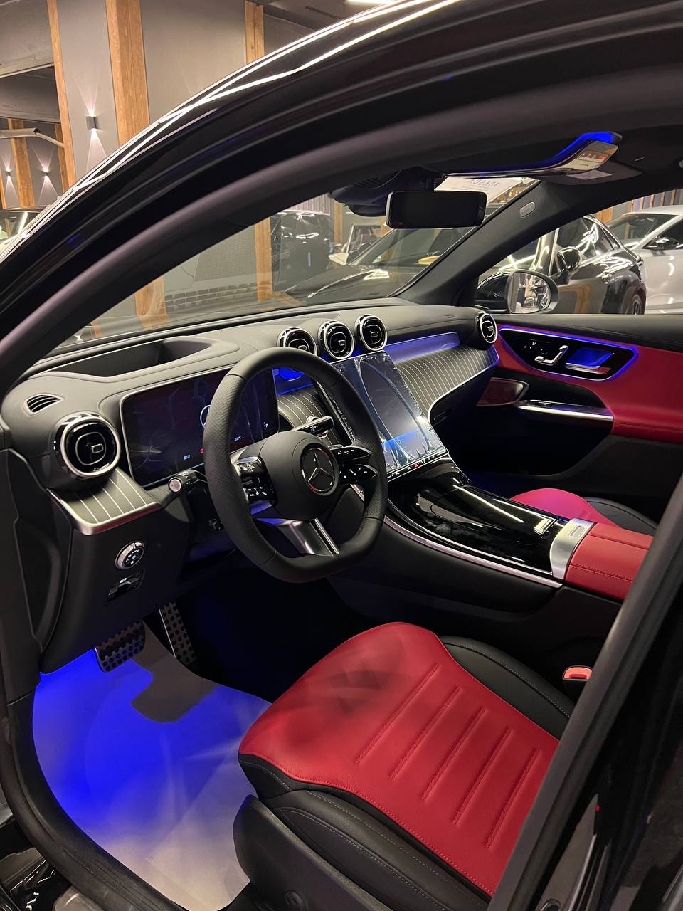 Mercedes-Benz GLC300 AMG** Model 2024 Image 3 Preview