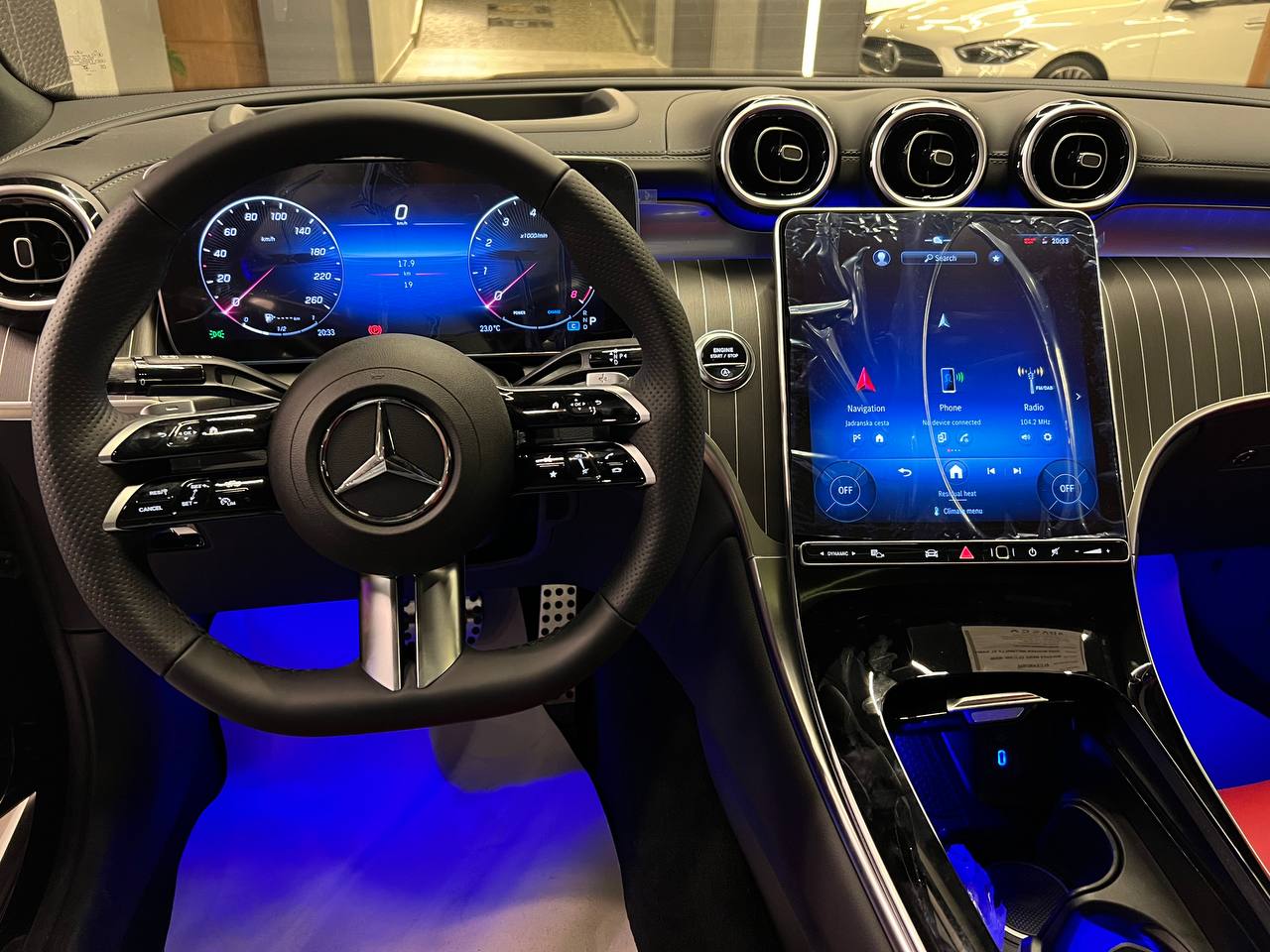 Mercedes-Benz GLC300 AMG** Model 2024 Image 4 Preview