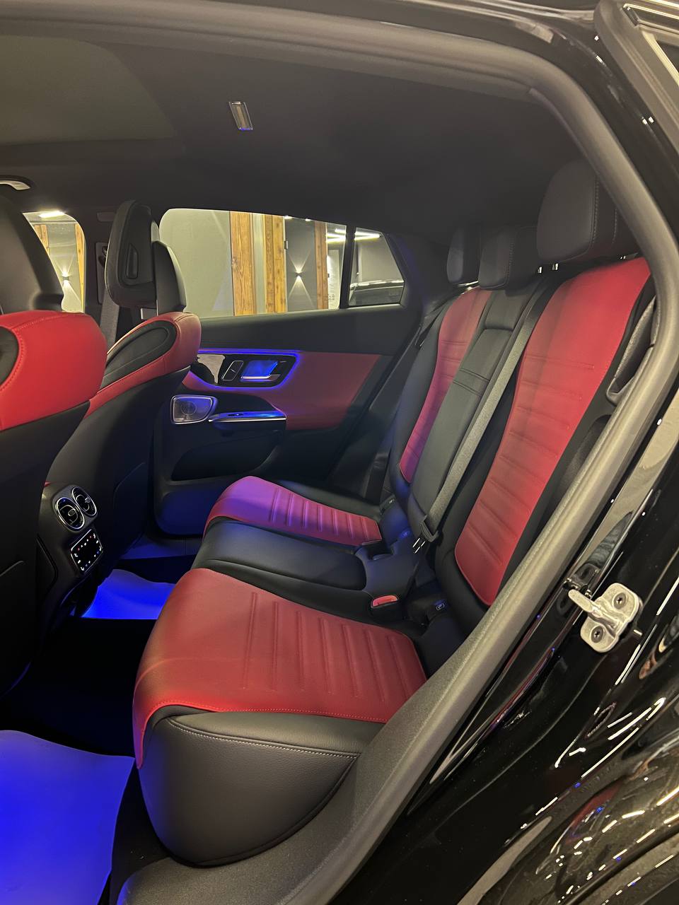 Mercedes-Benz GLC300 AMG** Model 2024 Image 7 Preview