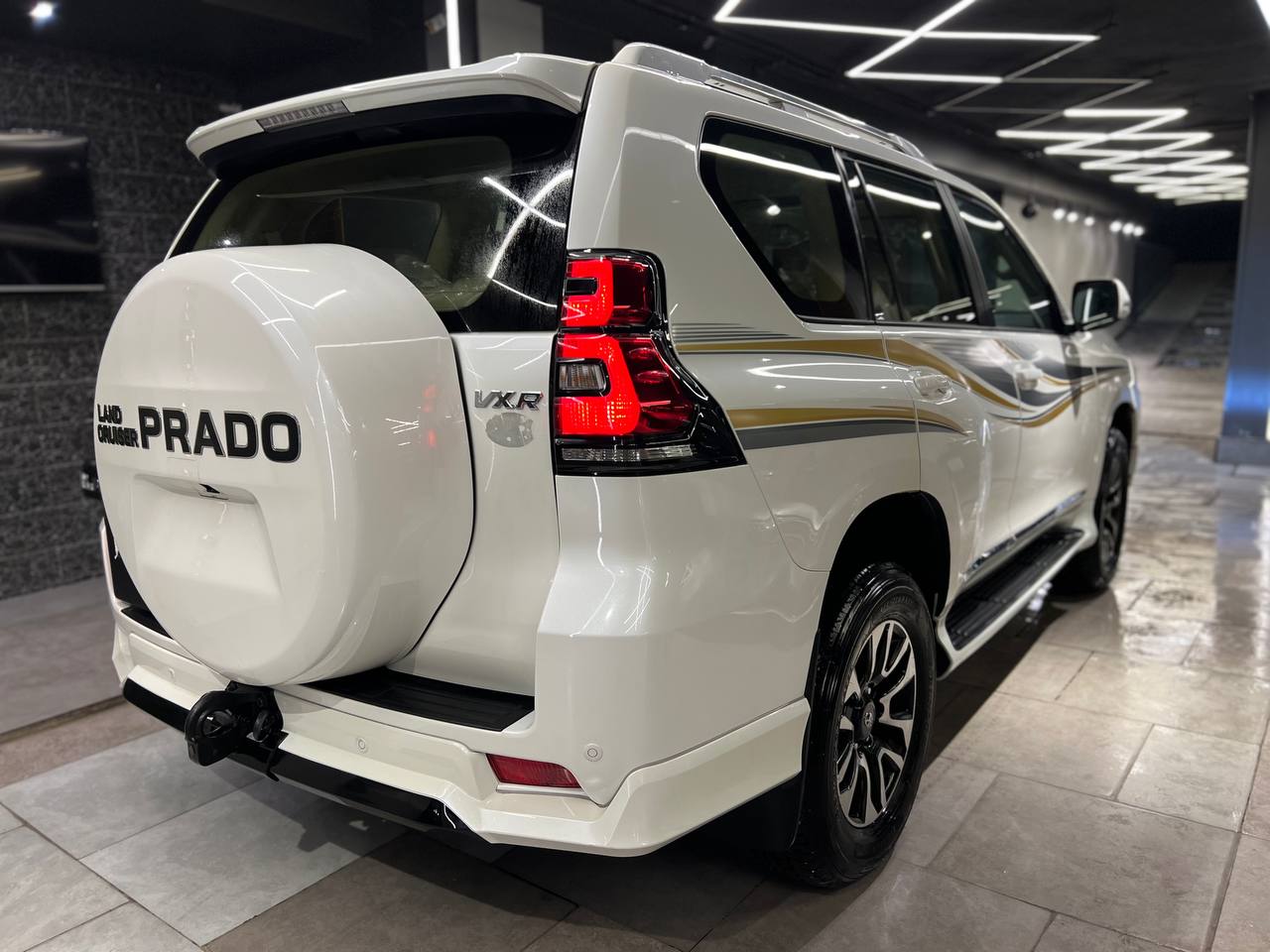 Toyota LANDCRUISER PRADO VX-R 2023 Image 10 Preview
