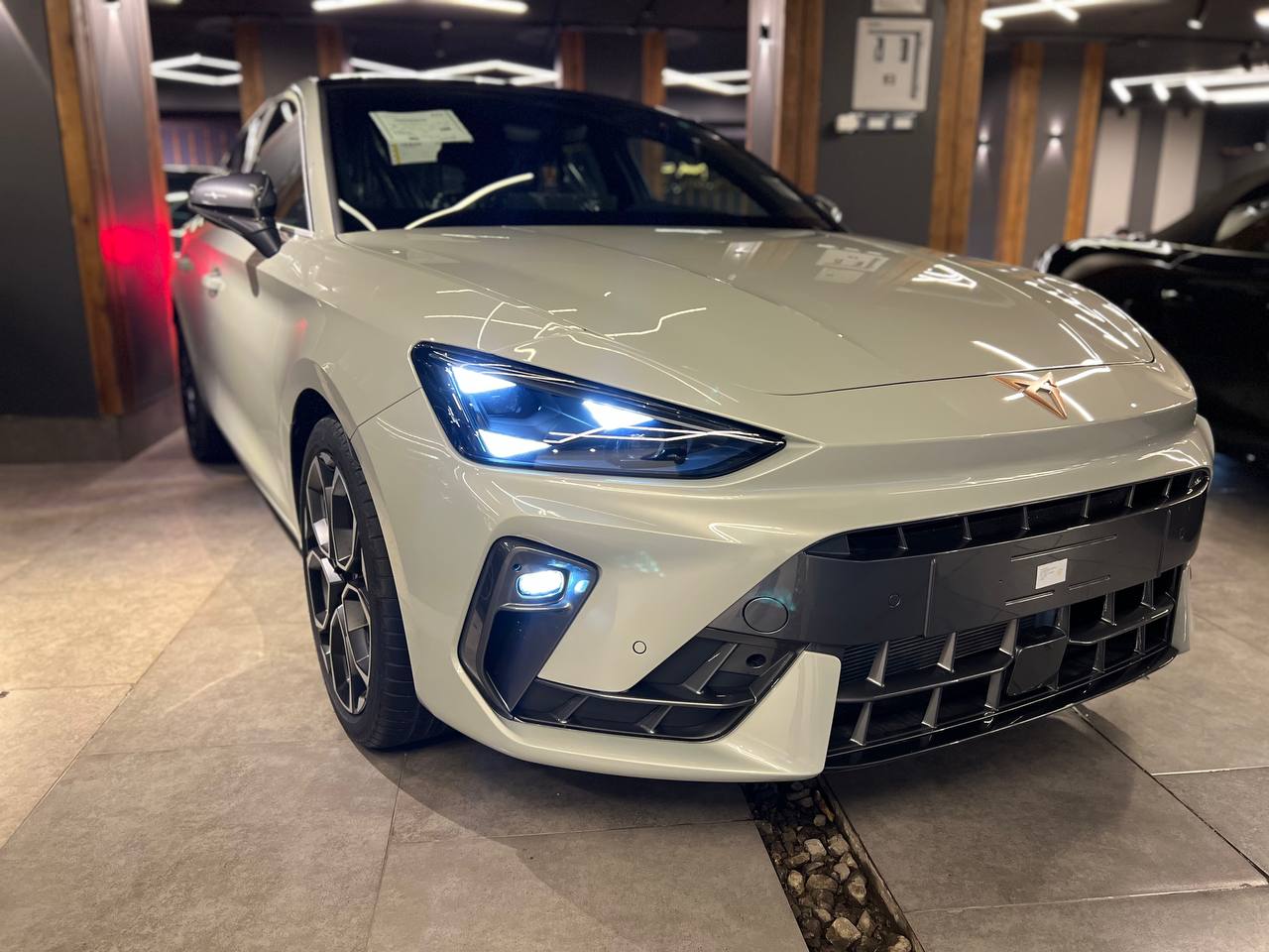 Cupra Leon 2025 Image 1 Preview