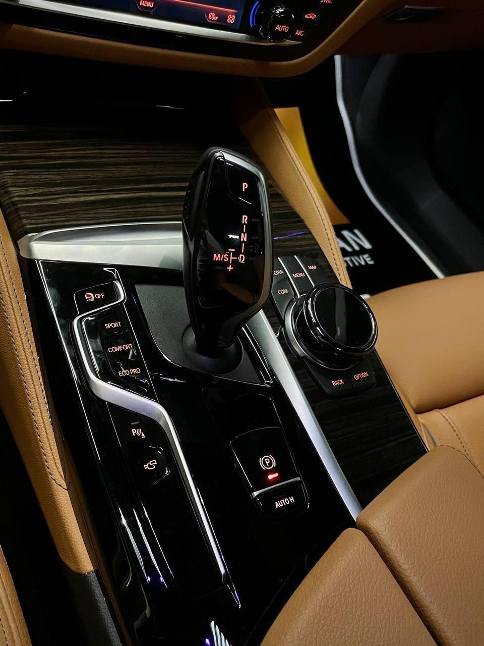 BMW i530 Luxury Line Model 2023 Image 8 Preview