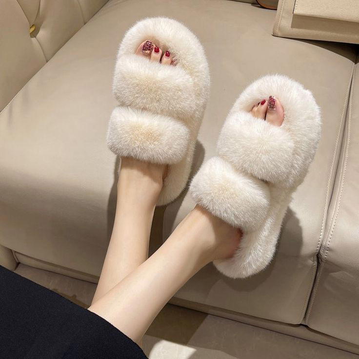 froushi-slipper { white } 18 Preview Image
