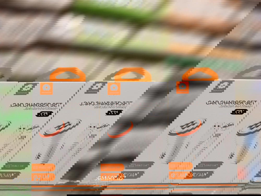 شاحن سيارة WUW T71 شعبى ميكرو V8 Preview Image