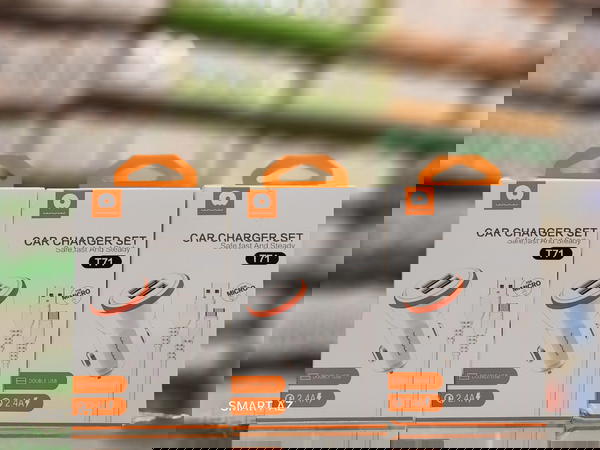 شاحن سيارة WUW T71 شعبى ميكرو V8 Image 1 Preview