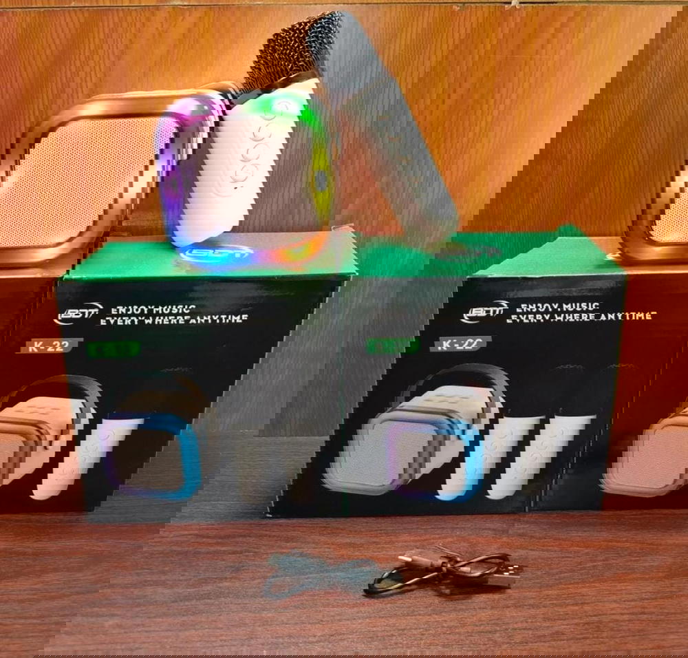 سبيكر كاريوكي ومعاه مايك بلوتوث BDT K22 Preview Image