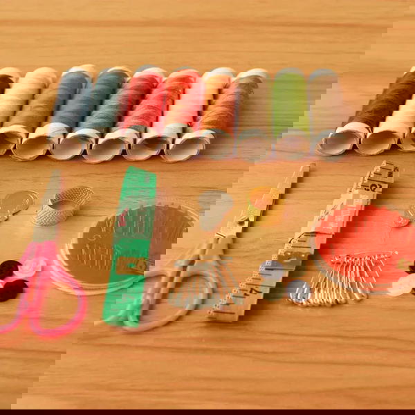 علبة الخياطة المنقذة 👒👗 Image 6 Preview