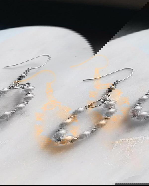 Pearl Earrings Image 5 Preview