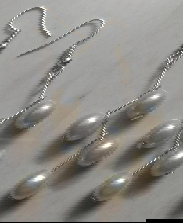 Pearl Earrings Image 10 Preview