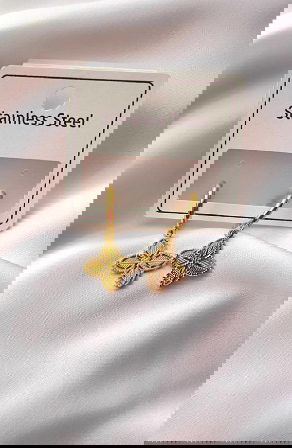 Pure chic stainless steel earrings. Image 2 Preview