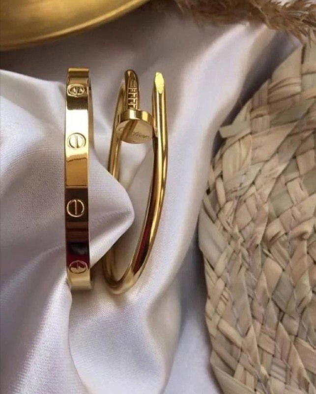 Cartier bracelet and nail ୨୧  Preview Image