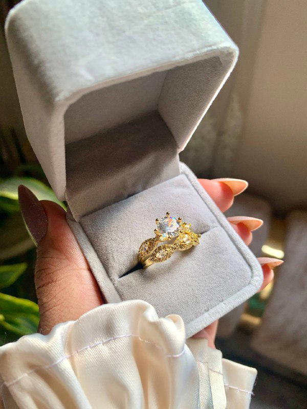 Gold twins โฅ๏ธโโฅ๏ธ Preview Image