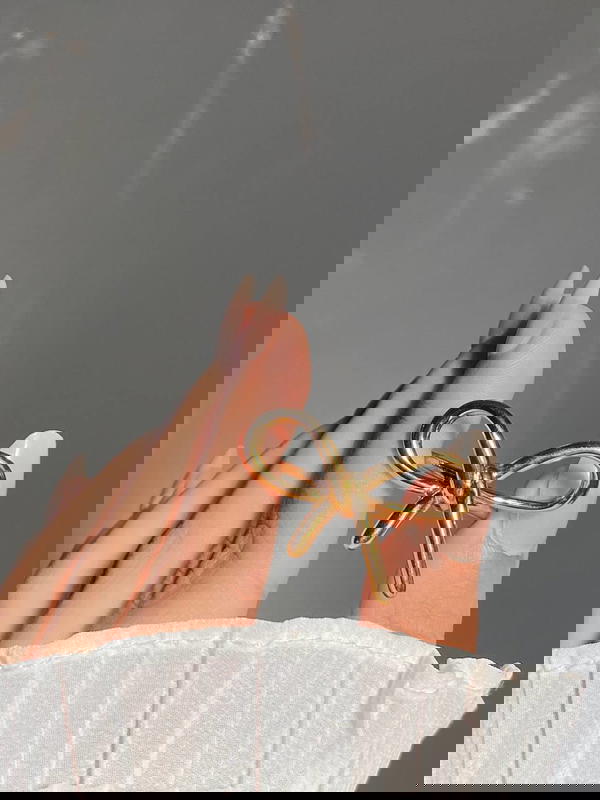 Bow ring 🎀🪞🩰🦢🕯️ Image 3 Preview