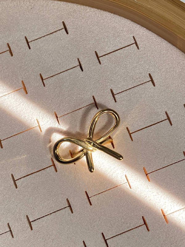 Bow ring 🎀🪞🩰🦢🕯️ Image 4 Preview