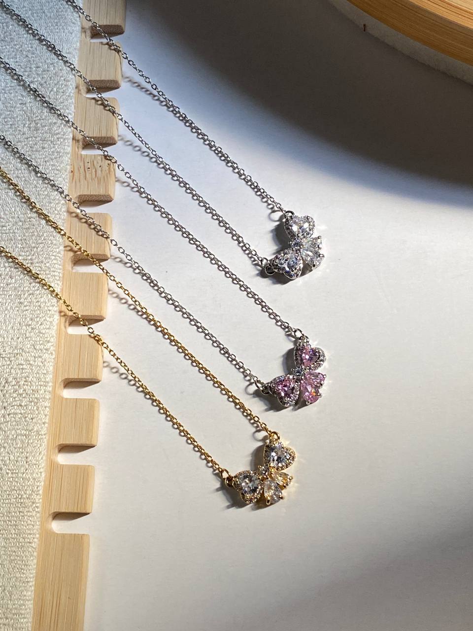 Simple bow chain Preview Image