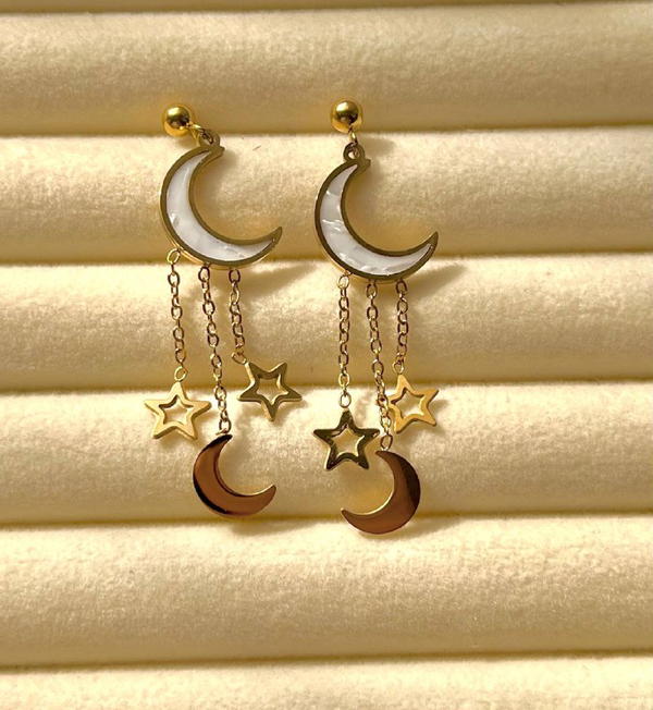 Star and crescent hoop earrings💕 Image 4 Preview