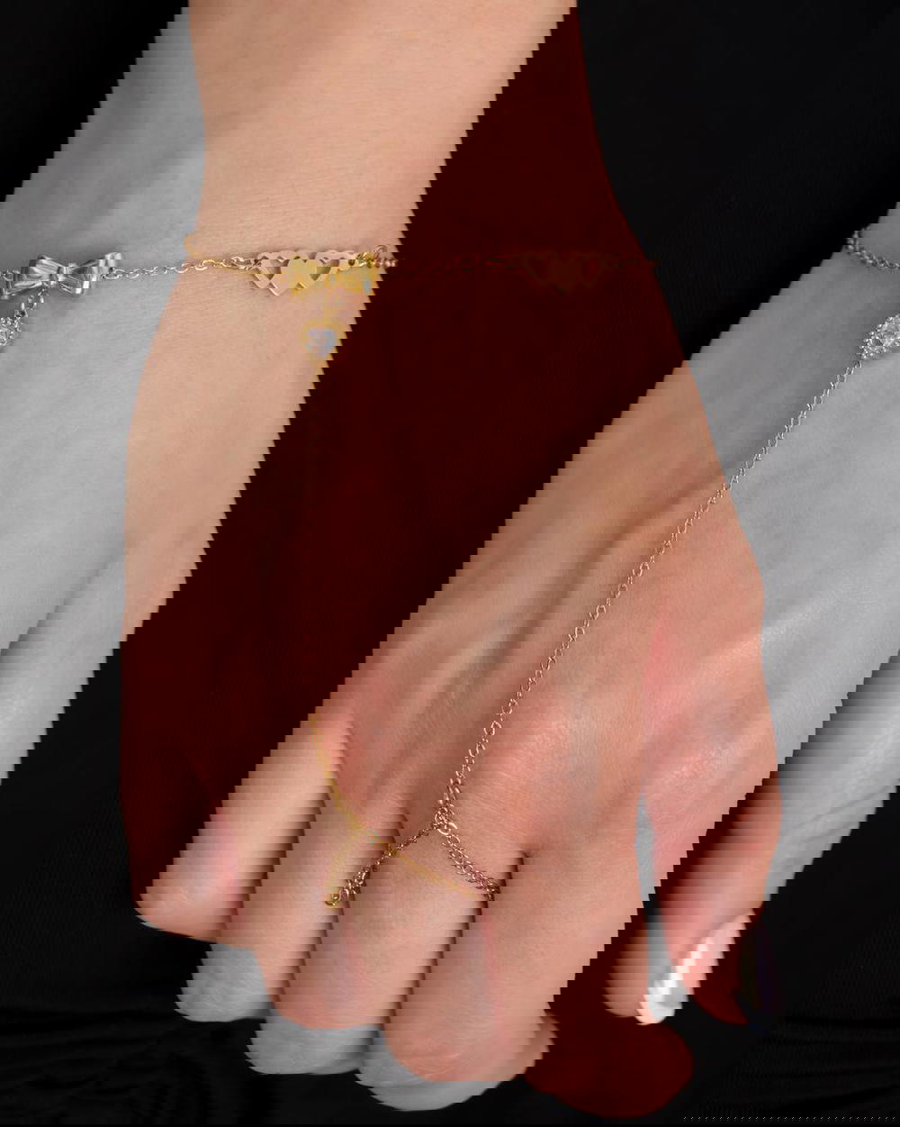 Hand chain ˚.🎀༘⋆ Preview Image