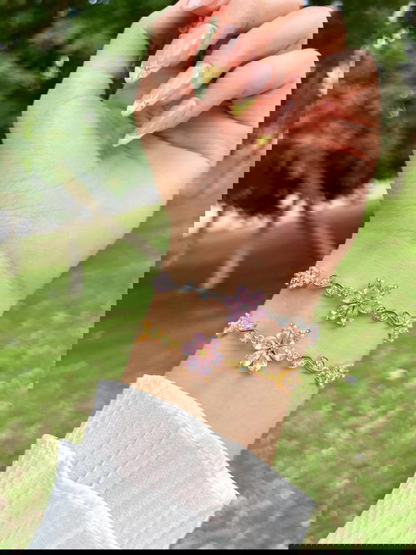 متاح 4 الوان جولد وسلفر Image 6 Preview