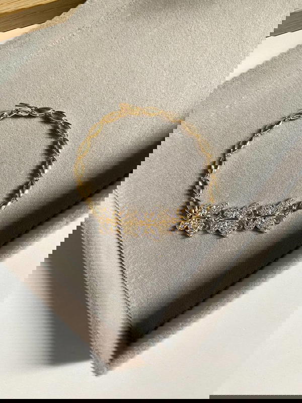 انسيال فراشات تحفة بصراحة  Image 2 Preview