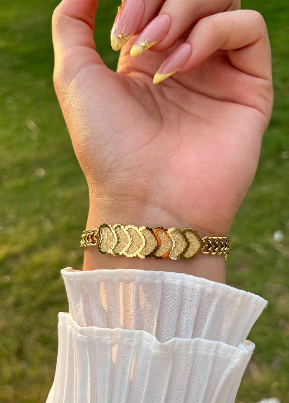 Typical gold Flows ⋆˙⟡♡ Image 2 Preview