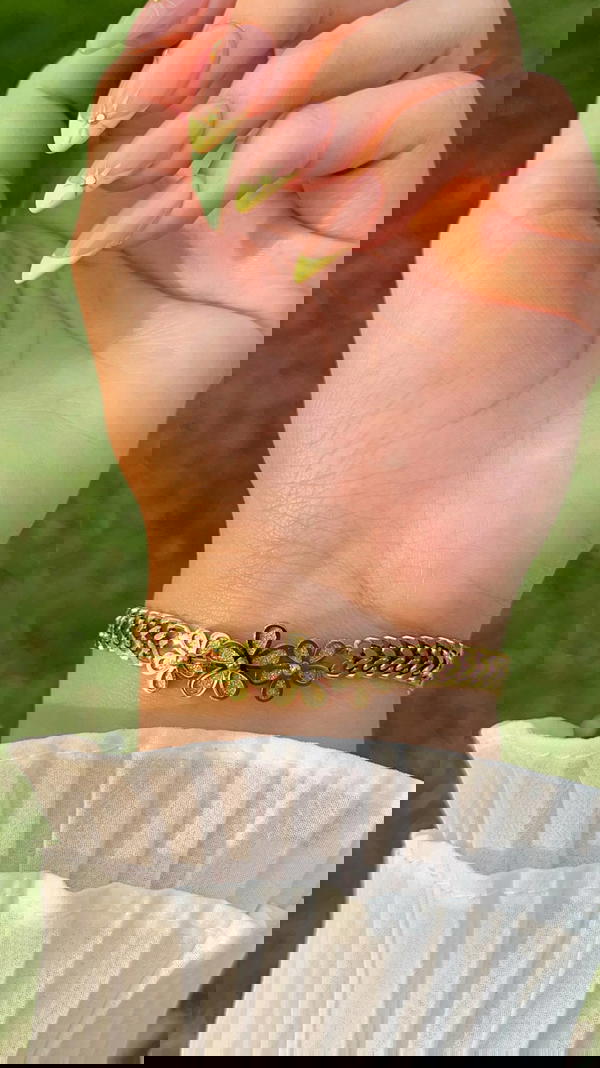 Typical gold Flows ⋆˙⟡♡ Image 8 Preview