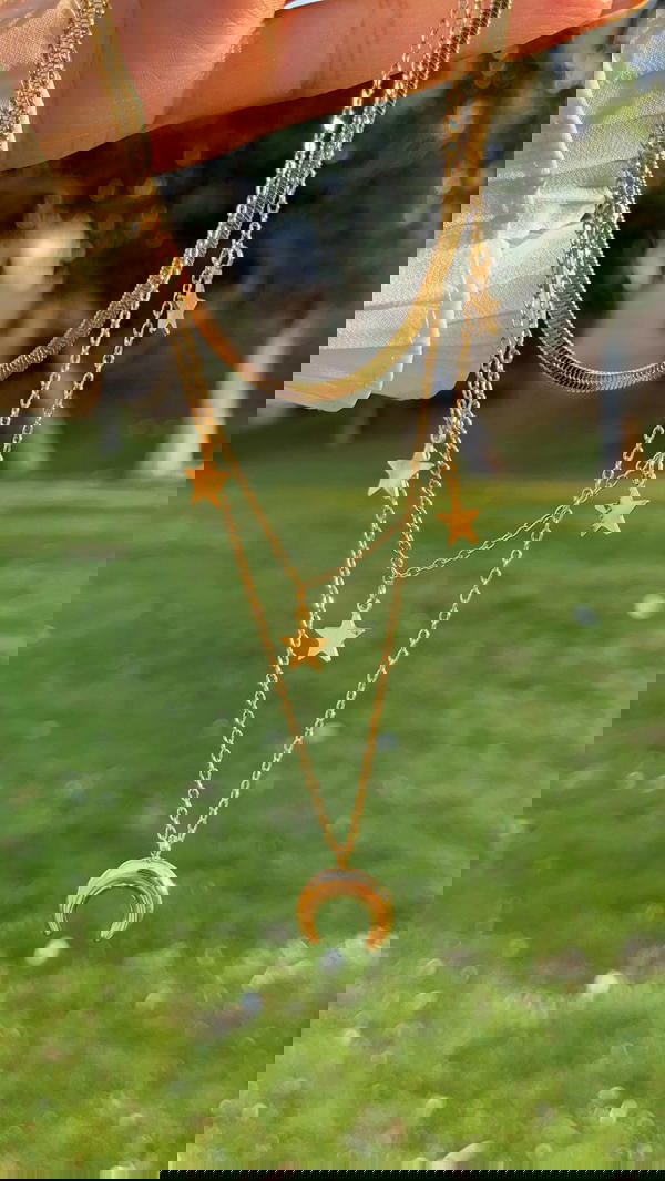 A stunning 3-tiered necklace Image 2 Preview