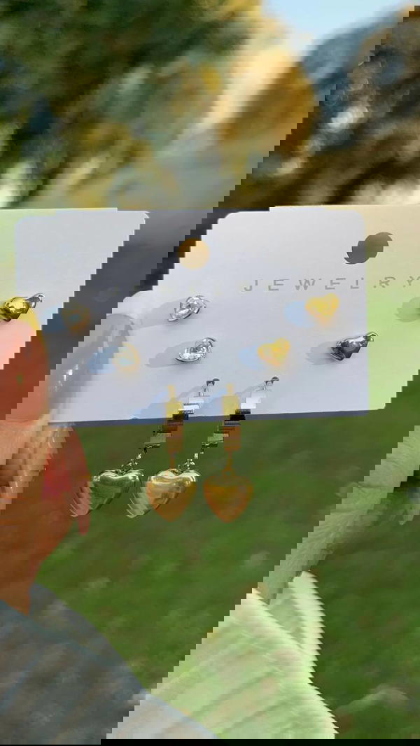 Set of earrings Image 1 Preview