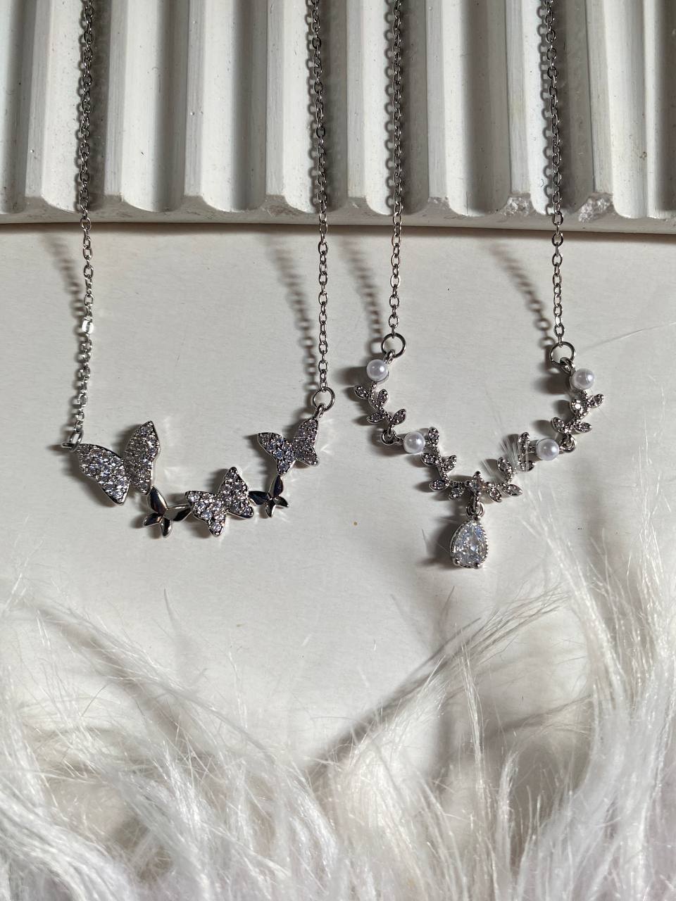 سلسله فراشات واو  Preview Image