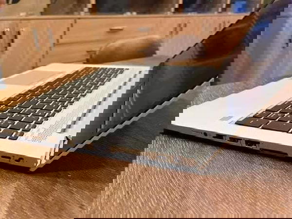 🔷 *للبيع: لابتوب HP Elitebook 755 G5 بحالة ممتازة!* 🔷 Image 3 Preview