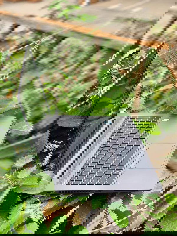 💻 HP ZBOOK G5 Studio فئة U Image 4 Preview