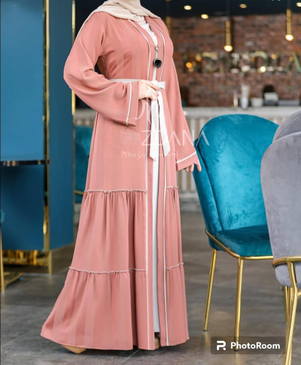 عبايه مُزدانه Preview Image