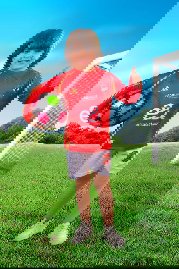 شجع البطل الصغير بأجمل طقم أهلاوي! ❤️🏟️ Image 3 Preview