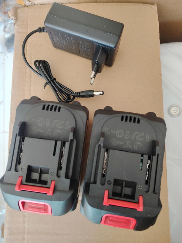 بطارية 10 خلايا عدد 2 مع شاحنه  Image 1 Preview