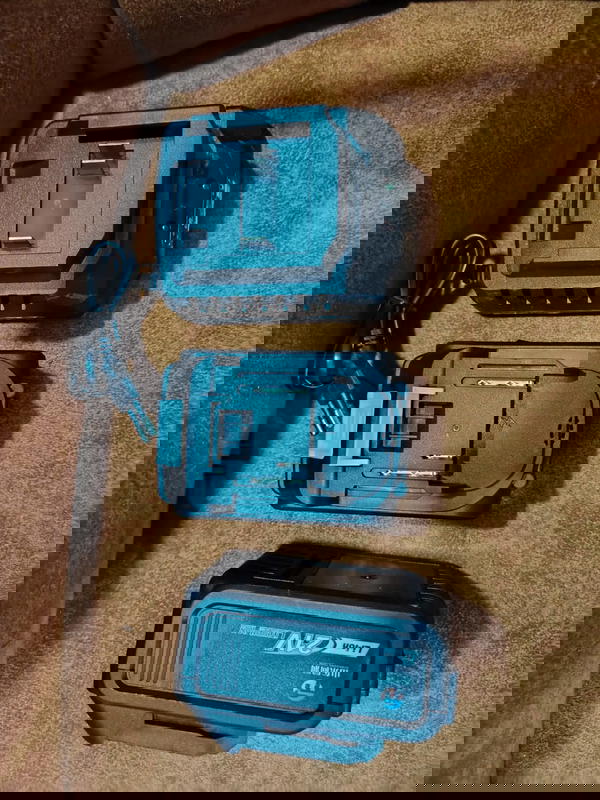 بطارية عالي عدد2 مع شاحنه  Image 1 Preview