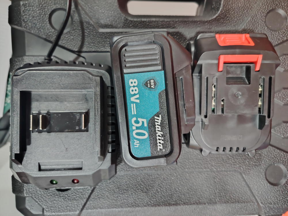 بطارية عدد 2ماكيتا عالي بيها ١٠ خلايا 1500mah مع شاحنه  Preview Image