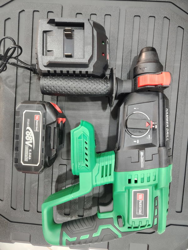همر مع بطاريه و شاحنهتقايد ماكيتا Image 1 Preview