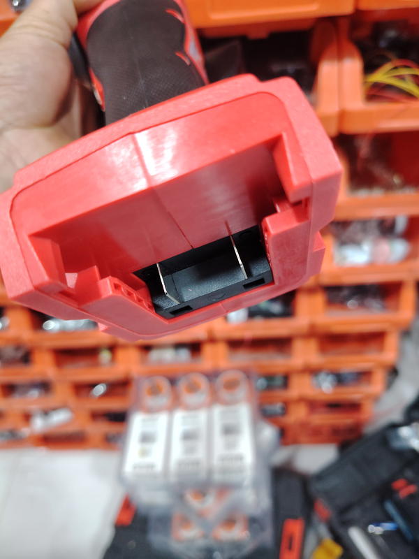 كوسره برشلس فارغ بدون بطاريه و شاحنه يرهم بطاريه ملواكي  Image 3 Preview