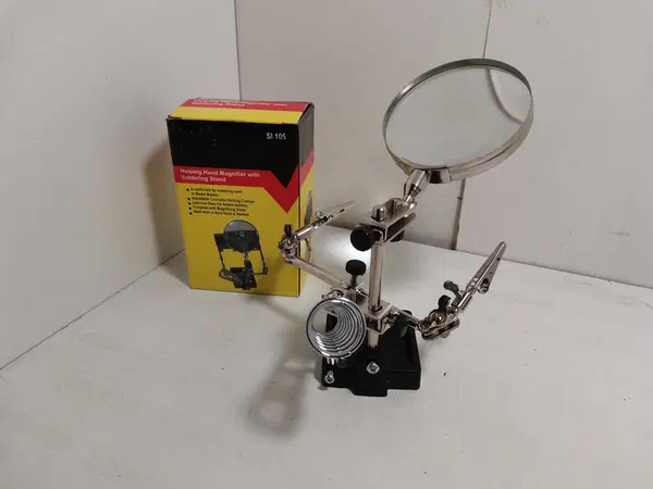 مكبرك و ماسك الكترونيات متوفر قطعه فقط  Image 1 Preview