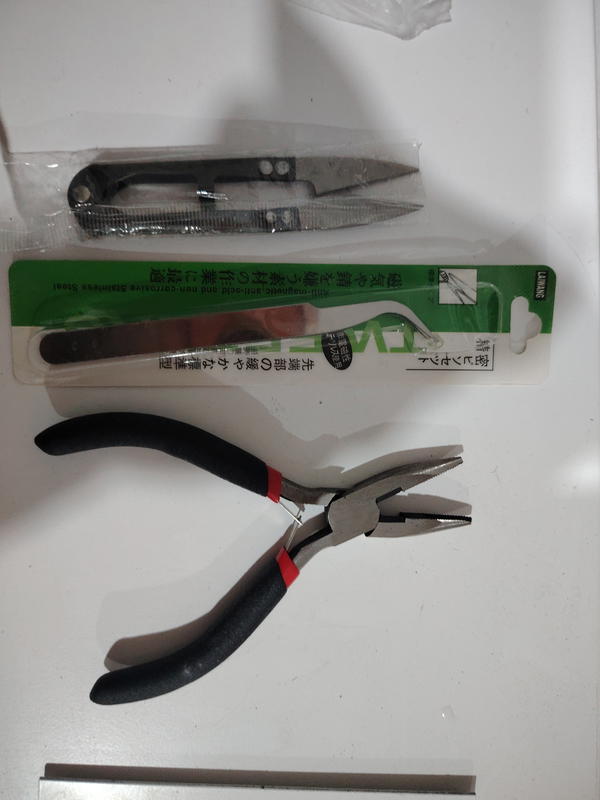 مقص و ملقط و بلايس صغير Image 1 Preview