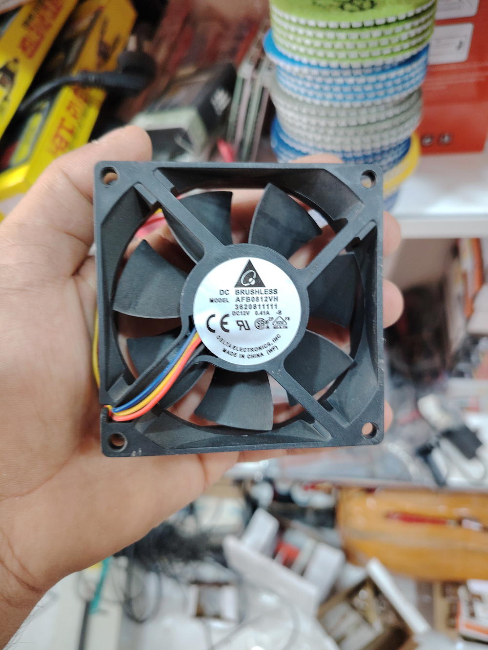 مروحه 12v ٤ خطوط Preview Image