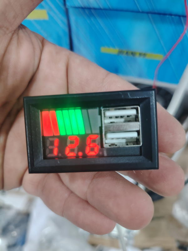 شاشه فولت و نسبة الشحن و دبل USB Image 1 Preview
