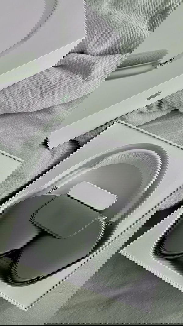 AirPods Max green  Image 1 Preview