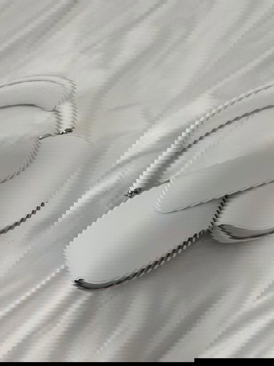 AirPods Max white  Image 4 Preview
